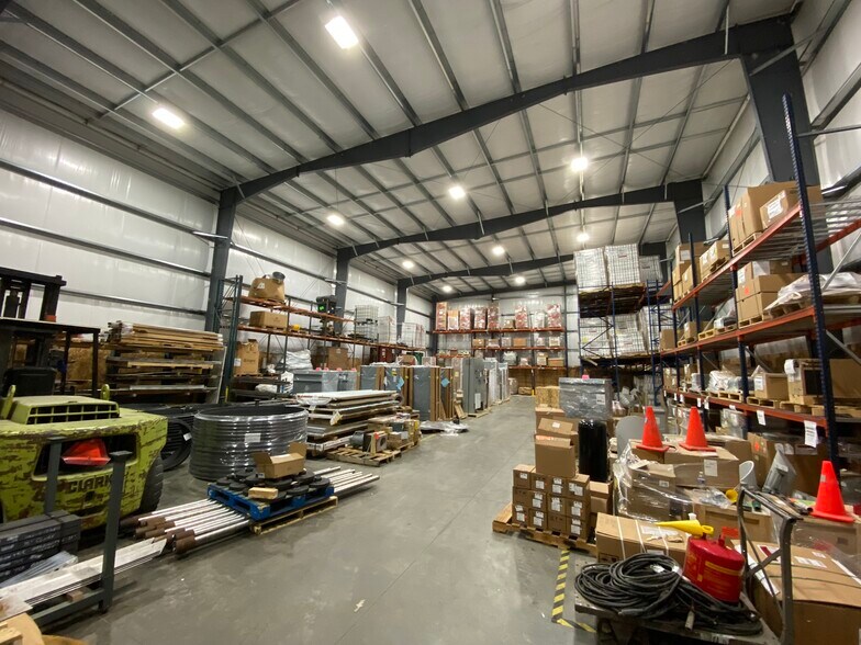 More Photos Of 2300 Northridge Dr, Kaukauna Manufacturing For Lease