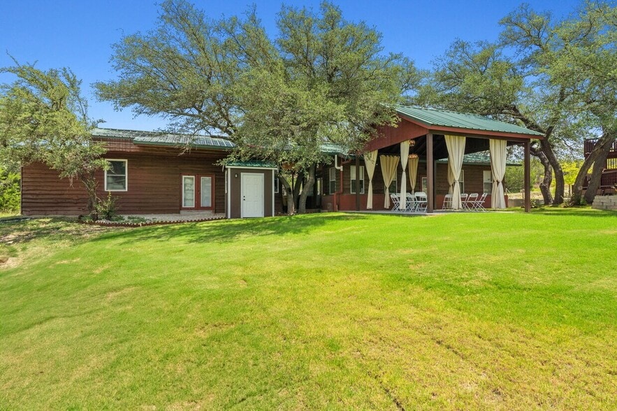 More Photos Of 4032 Ranch Road 3232, Johnson City Hotel For Sale