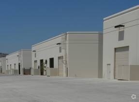 More Photos Of 11645 Riverside Dr, Lakeside Warehouse For Lease