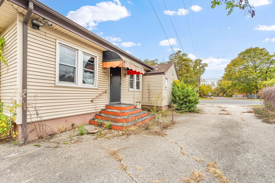 More Photos Of 221 White Horse Pike, Chesilhurst Bar For Sale