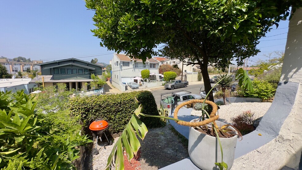 More Photos Of 1920 Kent St, Los Angeles Apartments For Sale