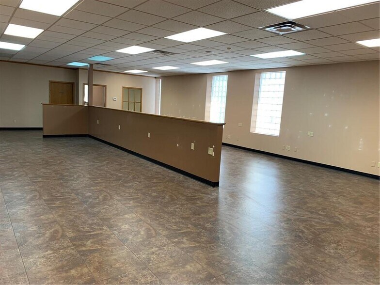 More Photos Of 12 W Marshall St, Rice Lake Loft Creative Space For Lease