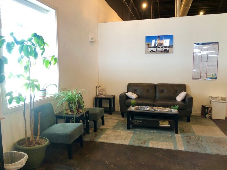 More Photos Of 901 Elm St, Tioga Freestanding For Sale