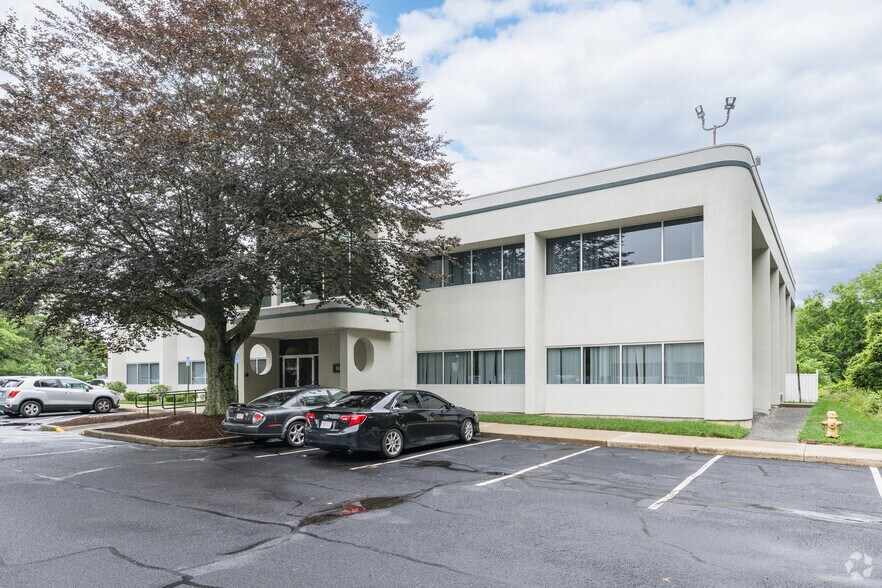 Primary Photo Of 49 State Rd, North Dartmouth Medical For Lease