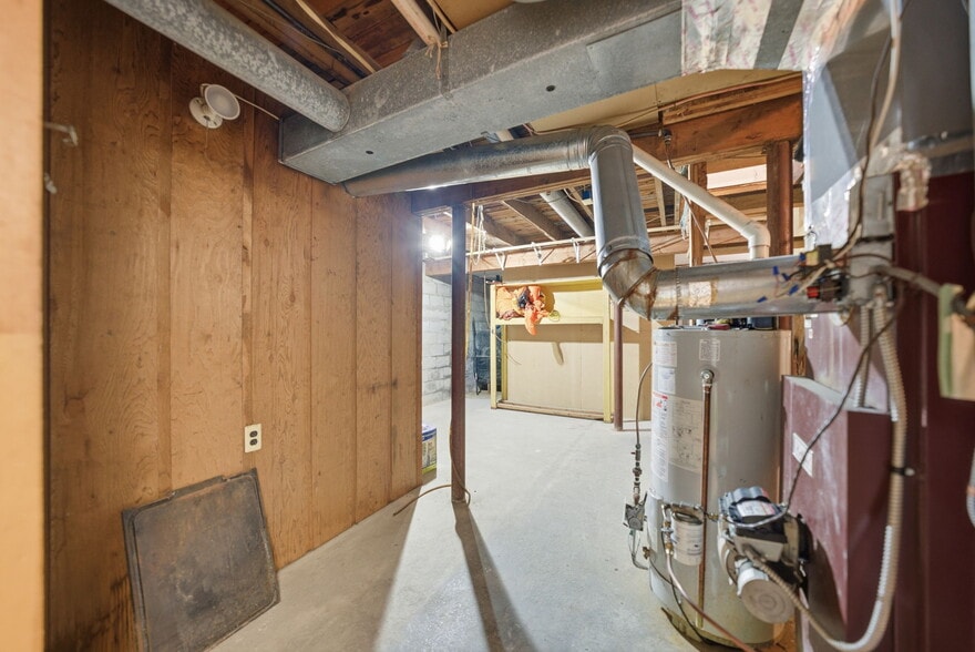 More Photos Of 409 Woodport Rd, Sparta Freestanding For Sale