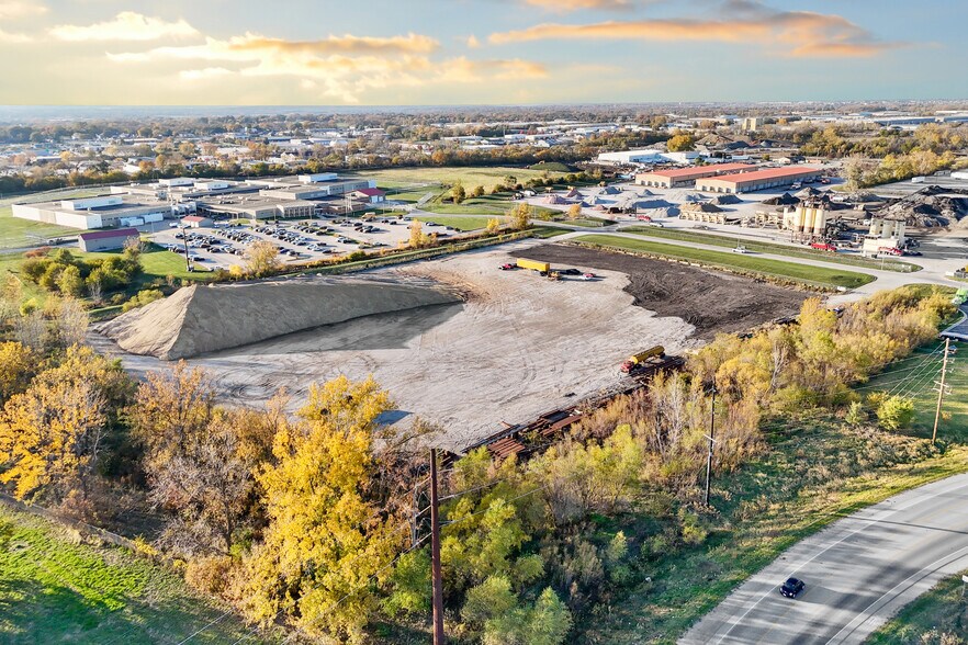 More Photos Of 2069 NE 51st Pl, Des Moines Land For Lease