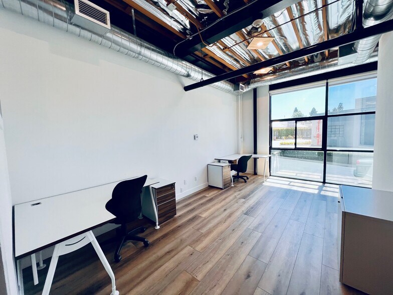 More Photos Of 10549 - 10559 Jefferson Blvd, Culver City Loft Creative Space For Lease