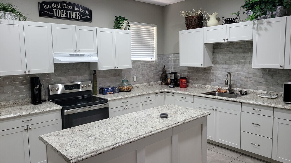 More Photos Of 100 S Grand Hwy, Clermont Schools For Sale