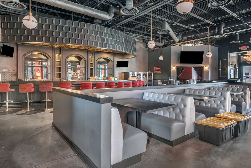 More Photos Of 890 Parker Sq, Flower Mound Storefront Retail Office For Lease