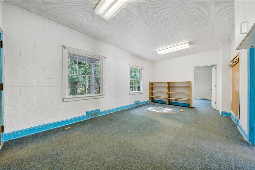 More Photos Of 1687 Stultz Rd, Martinsville Specialty For Sale