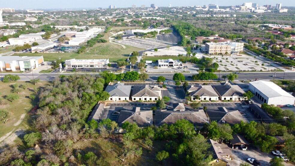 More Photos Of 9643 Huebner Rd, San Antonio Medical For Lease