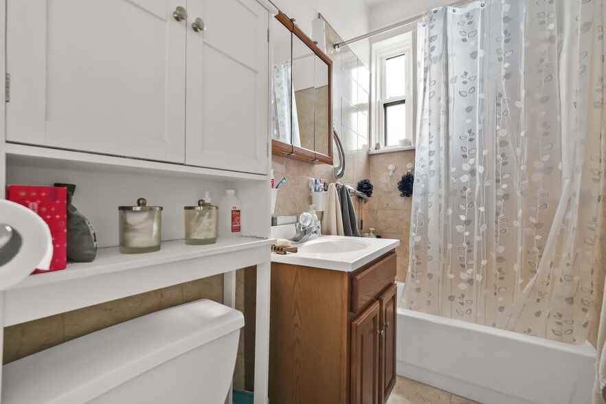 More Photos Of 6340 Fresh Pond Rd, Ridgewood Apartments For Sale