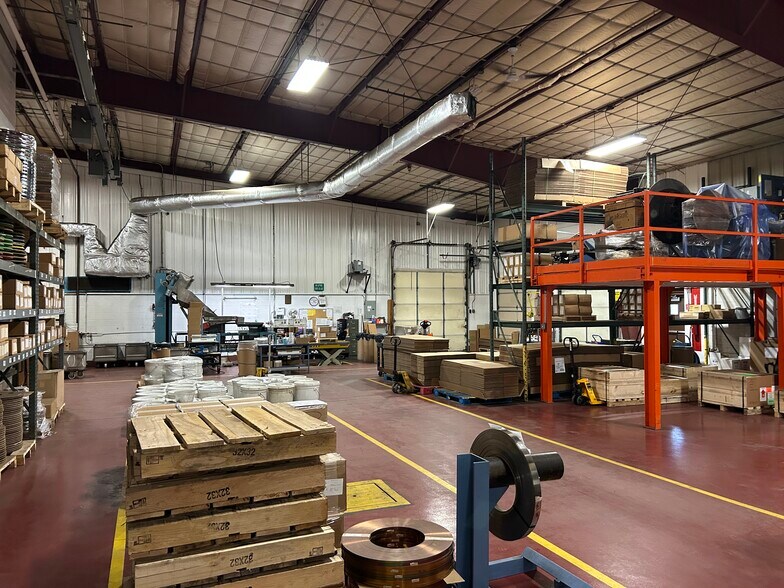 More Photos Of 600 Valley Rd, Hamburg Manufacturing For Lease