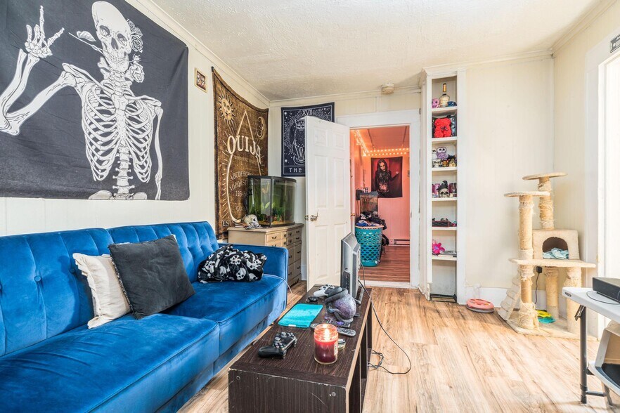 More Photos Of 17 Winter St, Rochester Apartments For Sale