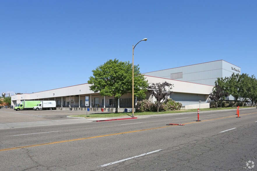 More Photos Of 1626 E St, Fresno Warehouse For Sale