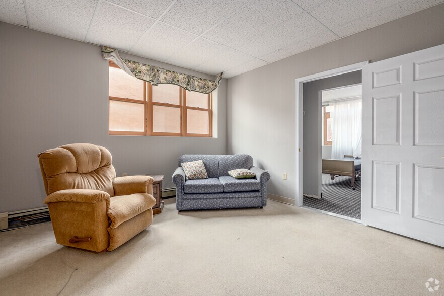 More Photos Of 123 S Pearl St, Berlin Assisted Living For Sale