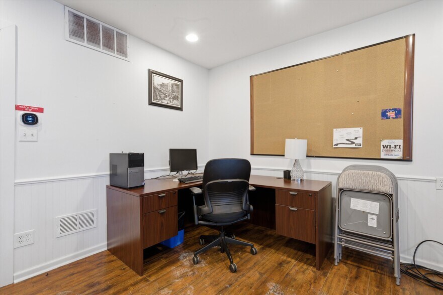 More Photos Of 2447 N Ashland Ave, Chicago Storefront Retail Residential For Lease