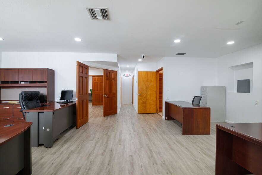More Photos Of 412 SE 23rd St, Fort Lauderdale Medical For Sale
