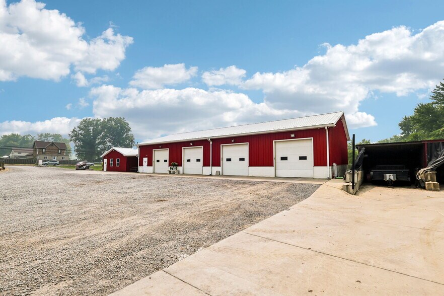 More Photos Of 3220 McCartney Rd, Youngstown General Retail For Sale