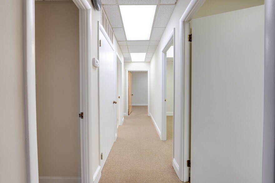 More Photos Of 8303 Arlington Blvd, Fairfax Medical For Sale