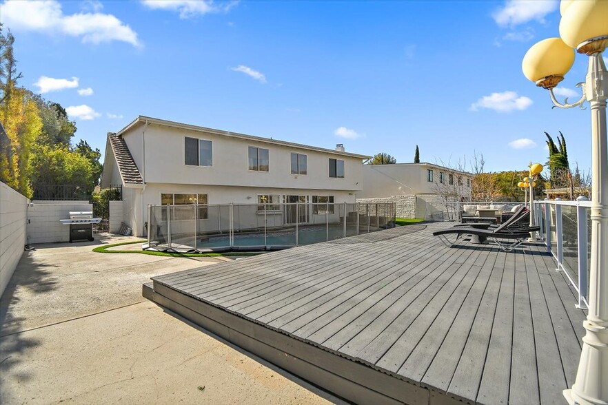 More Photos Of 12036 Darby Ave, Porter Ranch Specialty For Sale