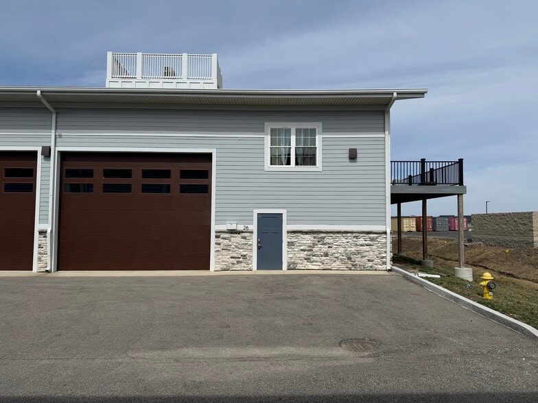 Primary Photo Of 17745 Motor District Cir, Westfield Showroom For Sale
