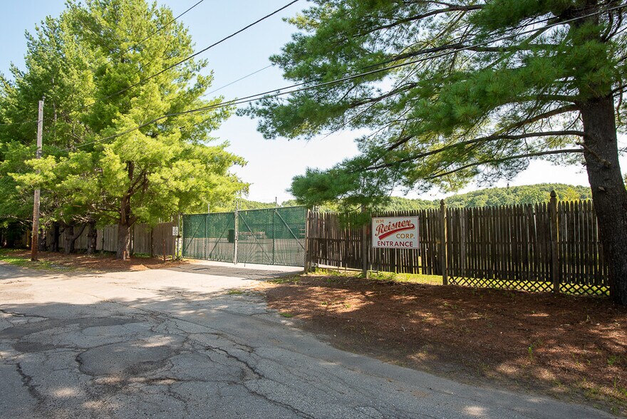 Primary Photo Of 1 Reisner Way, Clinton Manufacturing For Lease