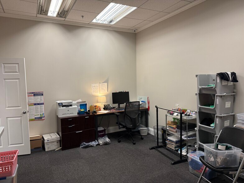 More Photos Of 120 Arnold Mill Park, Woodstock Light Distribution For Lease
