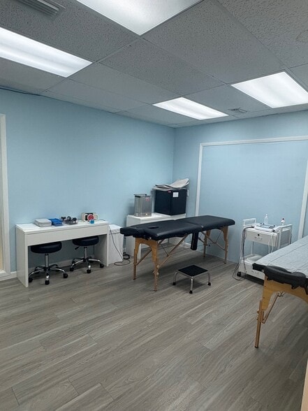 More Photos Of 6105 Memorial Hwy, Tampa Office For Lease