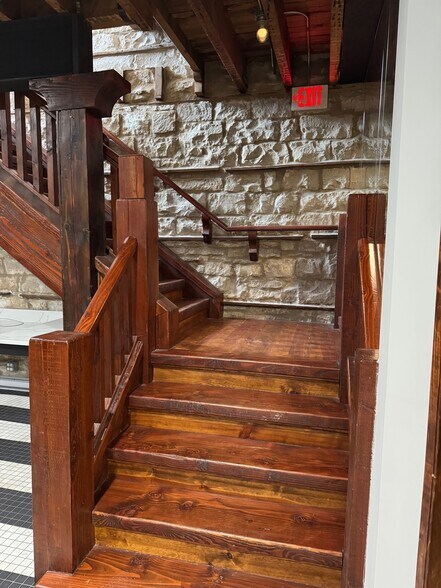 More Photos Of 106 Stephen St, Lemont Loft Creative Space For Lease