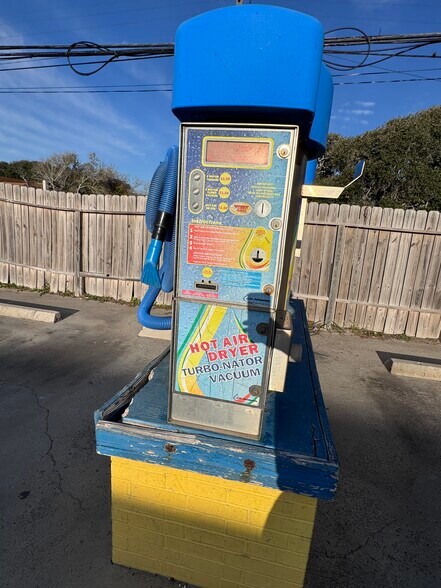 More Photos Of 952 S Commercial St, Aransas Pass Carwash For Sale
