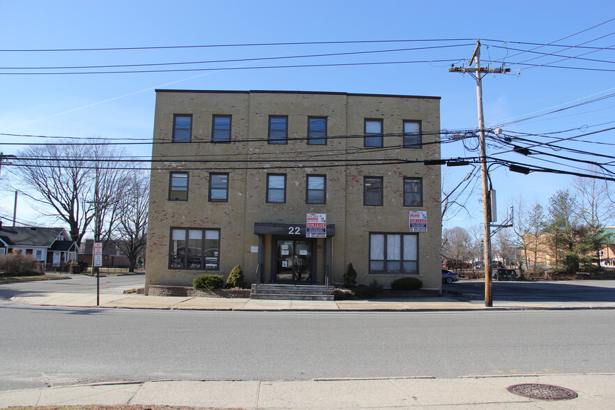 Primary Photo Of 22 Lawrence Ave, Smithtown Office For Lease