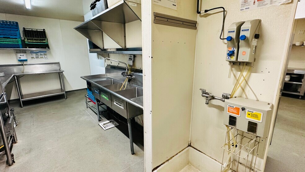 More Photos Of 54905 N Circle Dr, Idyllwild-Pine Cove Restaurant For Sale