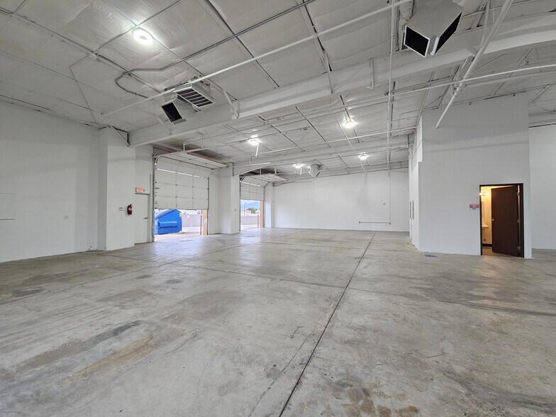More Photos Of 2921 Friendly Pl, Bullhead City Light Distribution For Lease