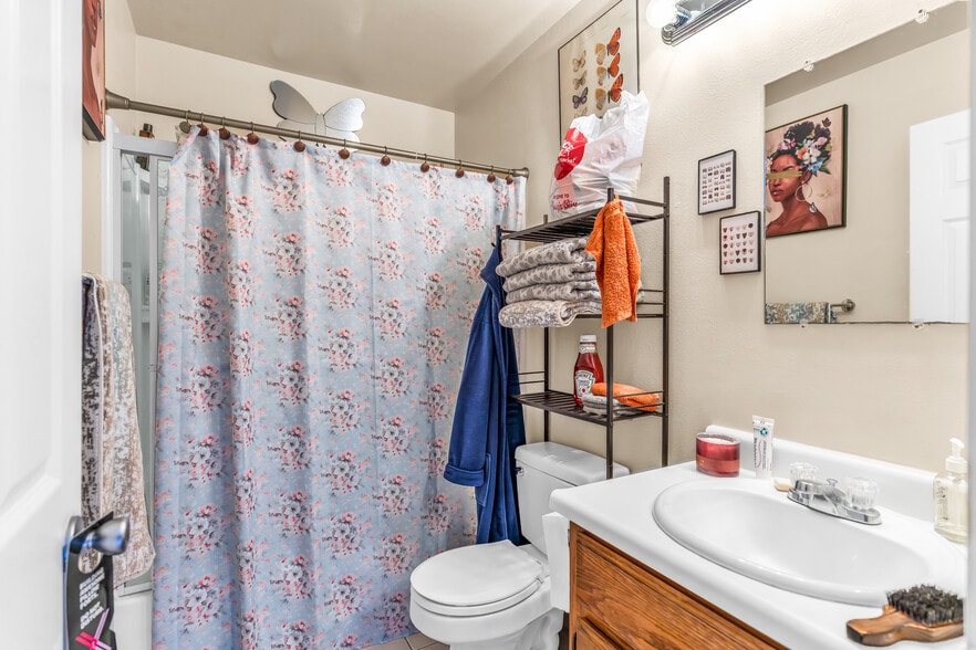 More Photos Of 301 Country View Ln, Pleasant Hill Apartments For Sale