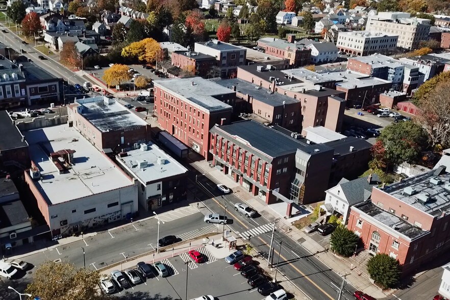 More Photos Of 62 Washington St, Middletown Office For Lease