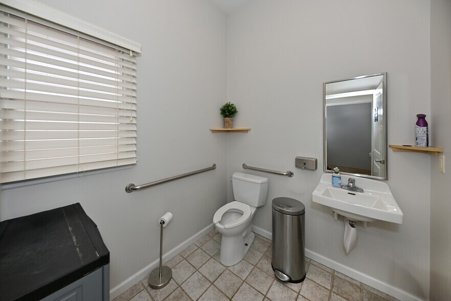 More Photos Of 253 Madison Ave, Wyckoff Storefront Retail Residential For Sale