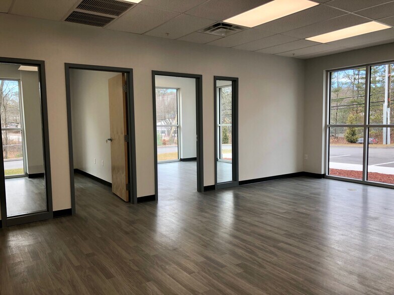 More Photos Of 683 Daniel Webster Hwy, Merrimack Warehouse For Lease