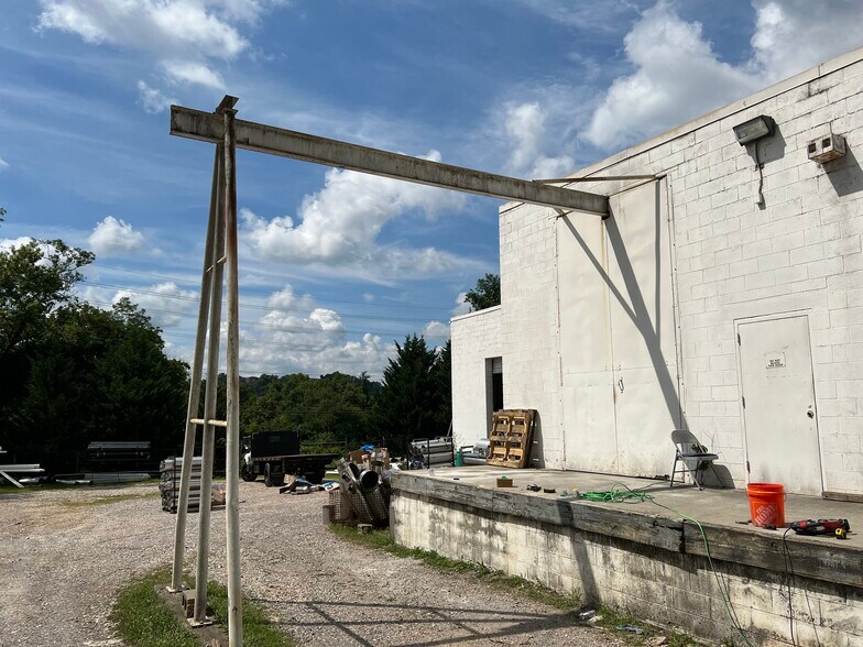 More Photos Of 1715 Riverside Dr, Knoxville Office For Sale