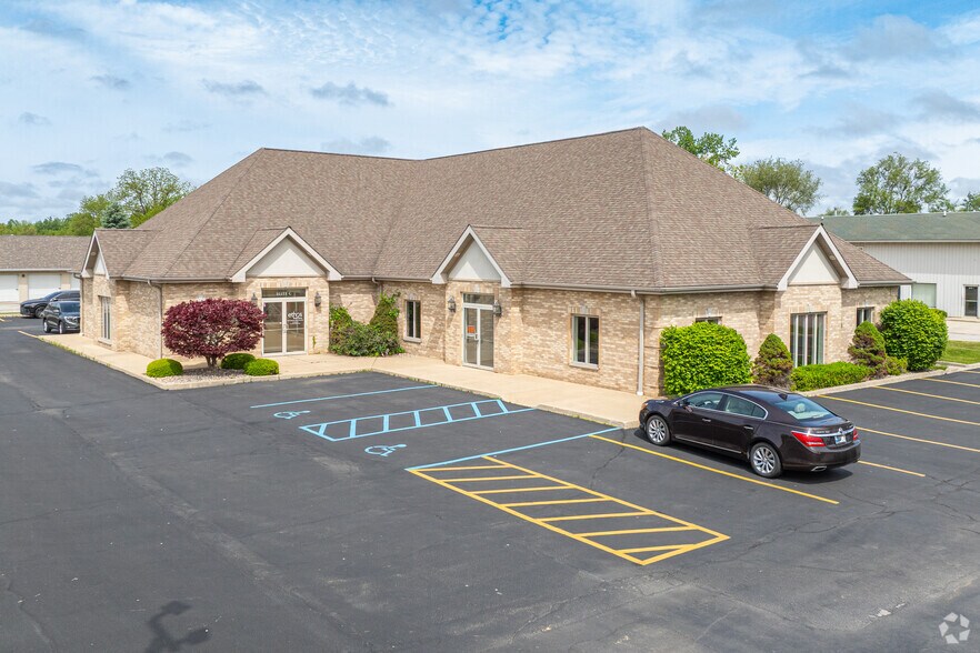 Primary Photo Of 12712 Wicker Ave, Cedar Lake Medical For Lease