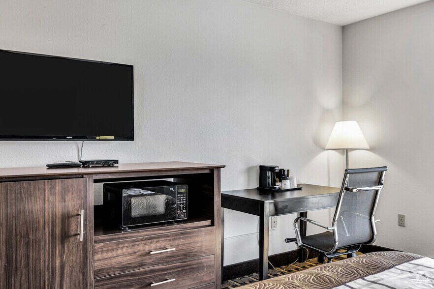 More Photos Of 343 W NC-561, Ahoskie Hotel For Sale