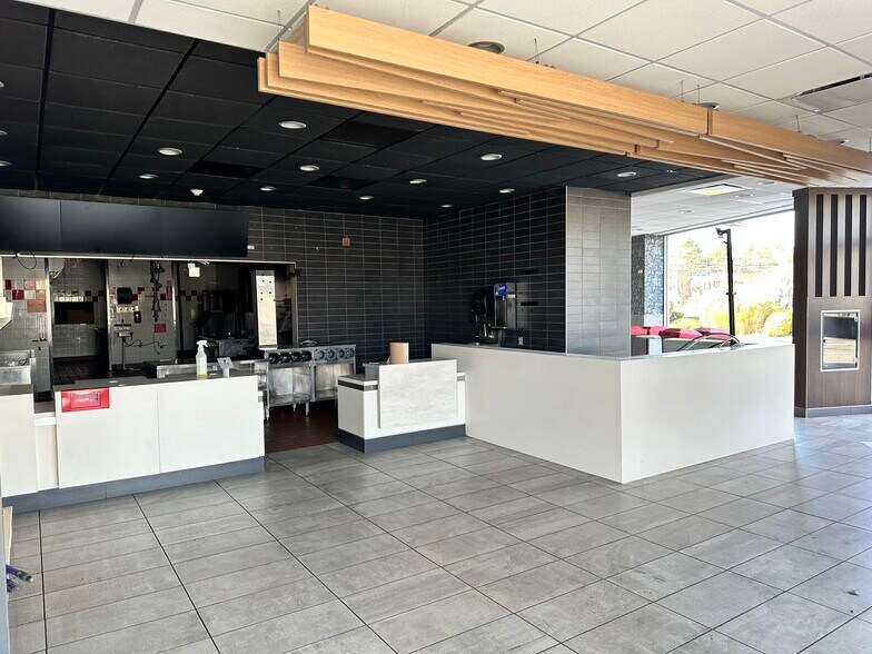 More Photos Of 3850 Veterans Memorial Hwy, Bohemia Fast Food For Lease