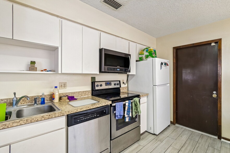 More Photos Of 6406 S Adelia Ave, Tampa Multifamily For Sale
