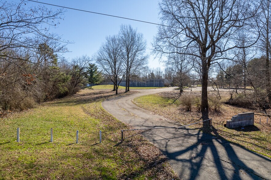 More Photos Of 205 Model Farm Rd, High Point Warehouse For Lease