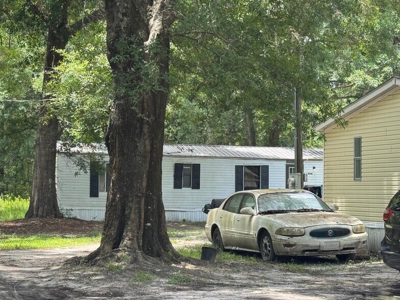 More Photos Of 1940 Danielle Dr, Waycross Apartments For Sale
