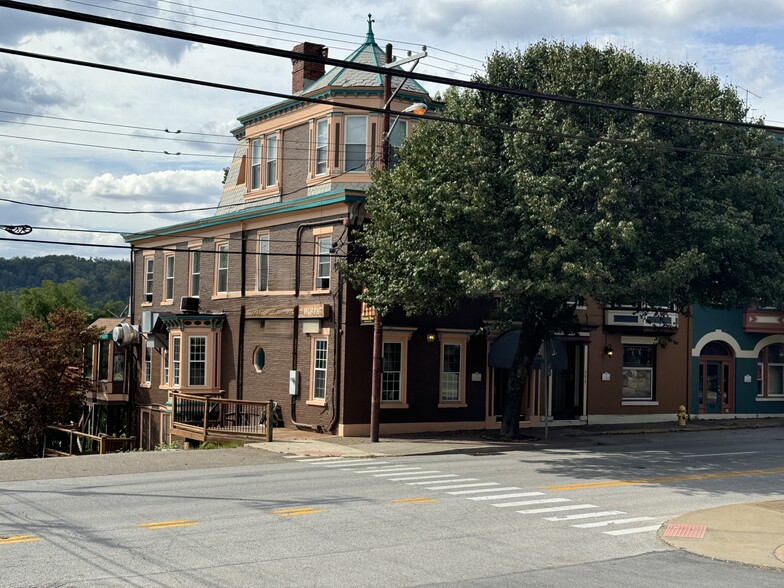 Primary Photo Of 751-753 Main St, Wheeling Restaurant For Lease