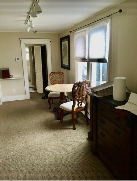 More Photos Of 58 Broadway, Greenlawn Medical For Lease