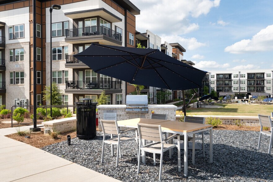 More Photos Of 930 W Mallard Creek Church Rd, Charlotte Apartments For Lease