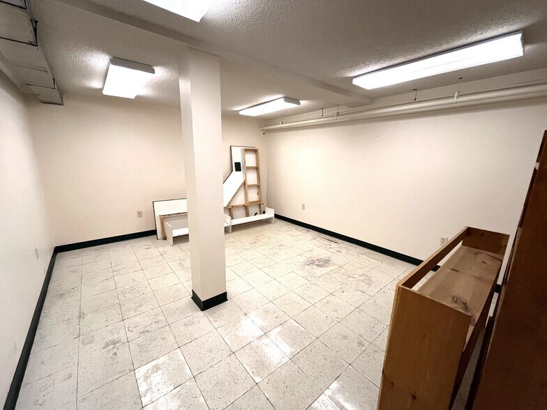 More Photos Of 20 E Burd St, Shippensburg Office Residential For Lease