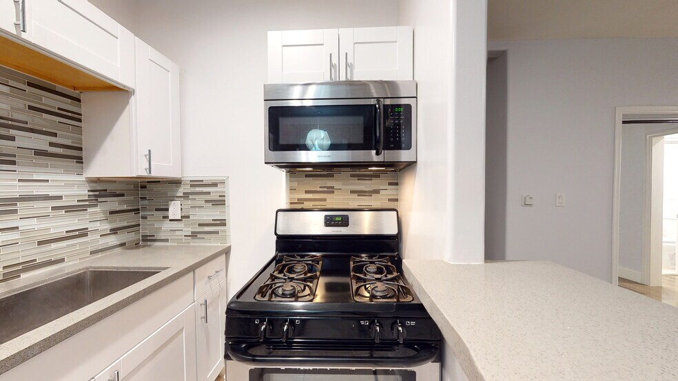 More Photos Of 250 S Kenmore Ave, Los Angeles Apartments For Sale